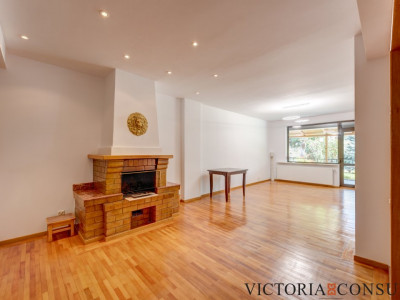 Apartament in Vila, Panouri Fotovoltaice, Parcare si Curte Superba de 174 mp
