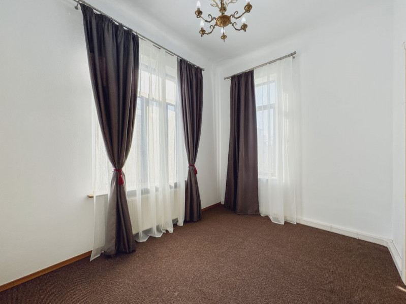 Apartament 4 camere, spațiul de activitate al firmei TALE de langa Parcul Ioanid