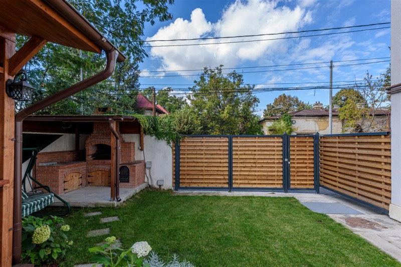 Casa chocheta de închiriat, la Piata Chibrit!