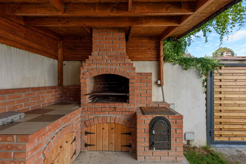 Casa chocheta de închiriat, la Piata Chibrit!
