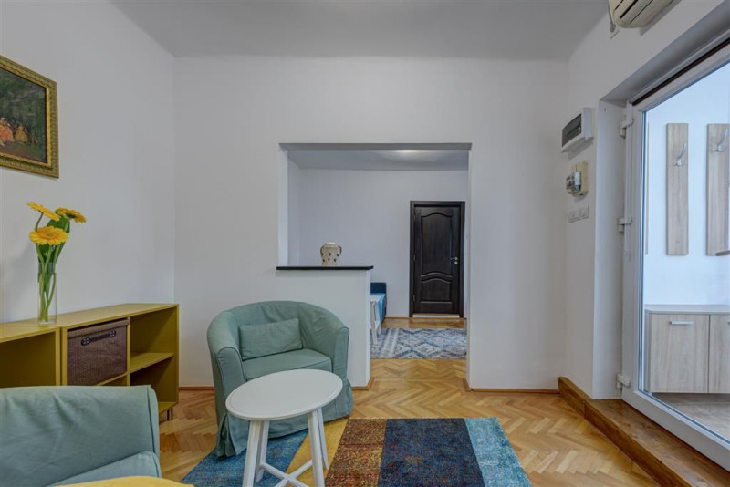 Casa chocheta de închiriat, la Piata Chibrit!