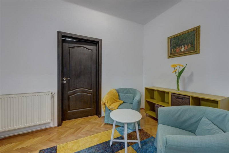 Casa chocheta de închiriat, la Piata Chibrit!