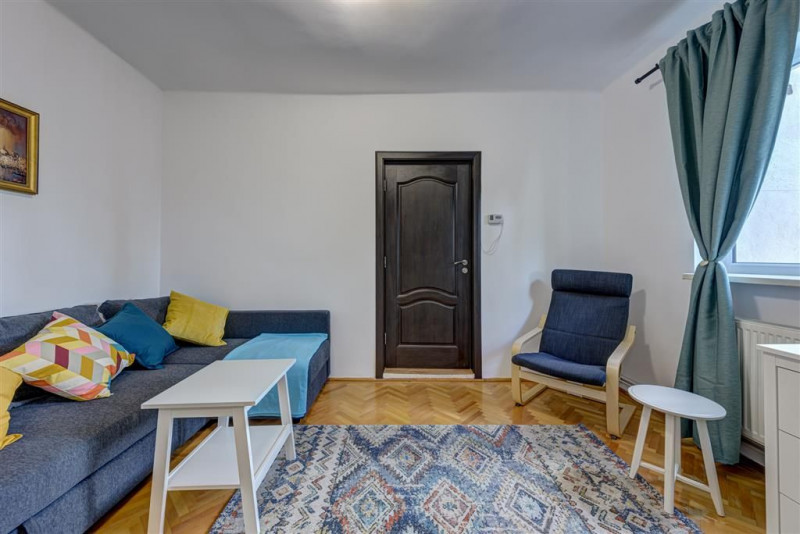 Casa chocheta de închiriat, la Piata Chibrit!