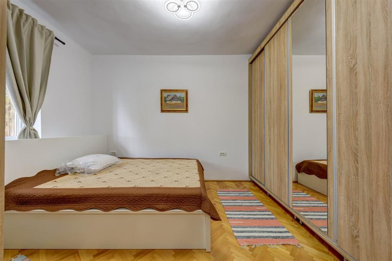 Casa chocheta de închiriat, la Piata Chibrit!