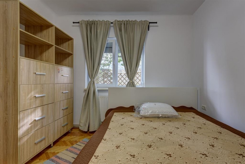 Casa chocheta de închiriat, la Piata Chibrit!