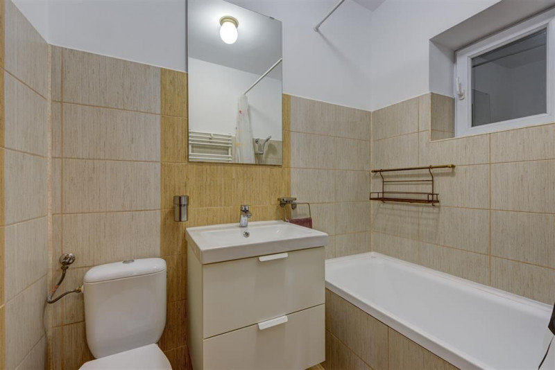 Casa chocheta de închiriat, la Piata Chibrit!