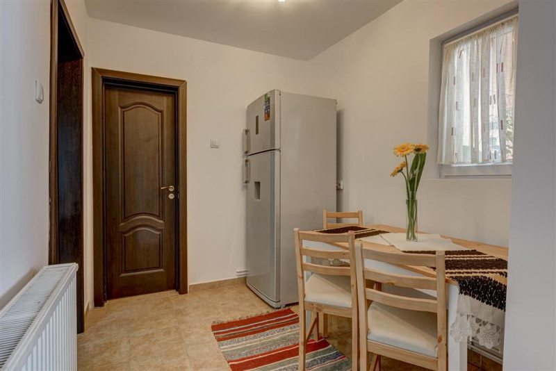 Casa chocheta de închiriat, la Piata Chibrit!