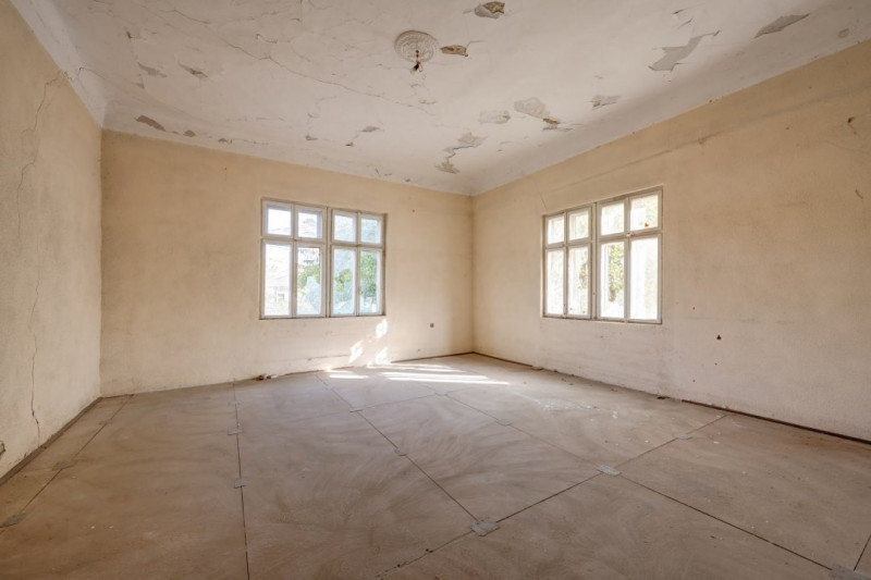 Conac Boieresc - Ceptura de Jos , o Bijuterie Istorica!