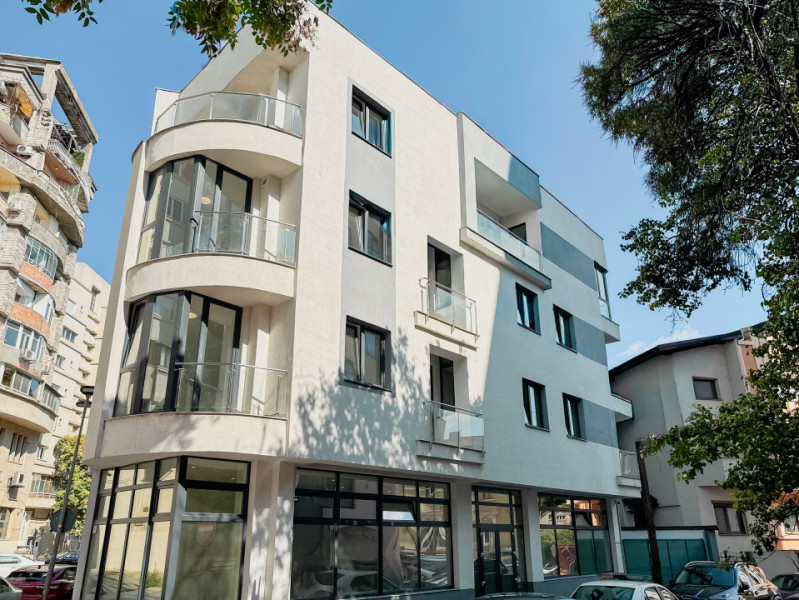 Bloc integral in Piata Unirii. Pretabil Hotel, Clinica Medicala, Birouri