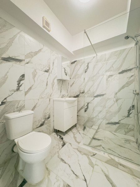 Bloc integral in Piata Unirii. Pretabil Hotel, Clinica Medicala, Birouri