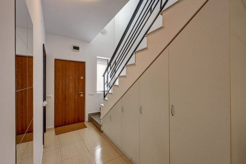 Vila de 3 camere, Luxor Residence Otopeni, 1 loc parcare inclus, curte privata