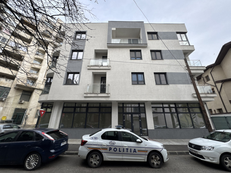 Bloc Piata Unirii - Pretabil rezidential, Airbnb, Hotel, Clinica medicala! NOU