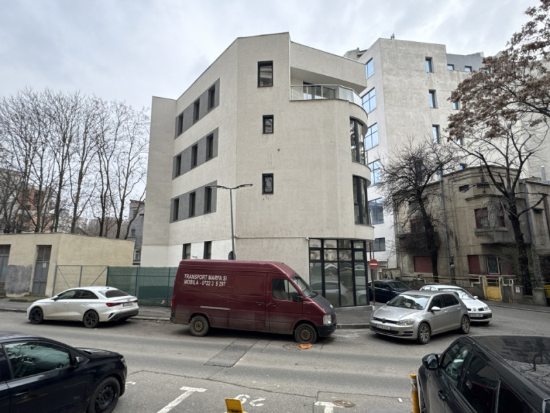 Bloc Piata Unirii - Pretabil rezidential, Airbnb, Hotel, Clinica medicala! NOU
