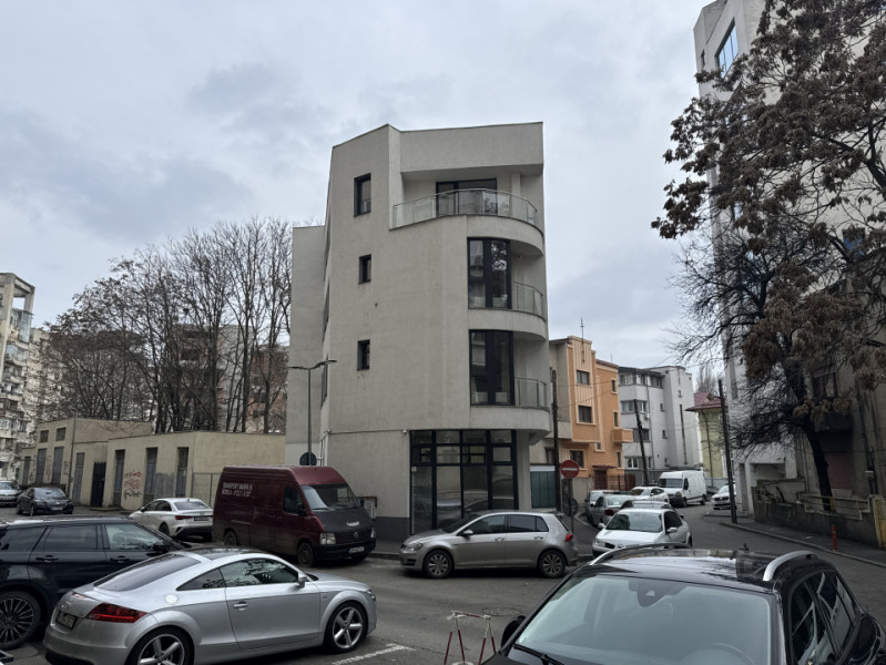 Bloc Piata Unirii - Pretabil rezidential, Airbnb, Hotel, Clinica medicala! NOU