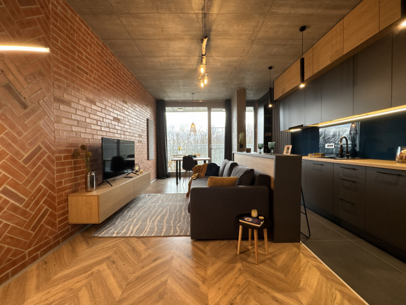 Garsoniera Cu Vedere La Padure, ready to move! La prima Inchiriere!