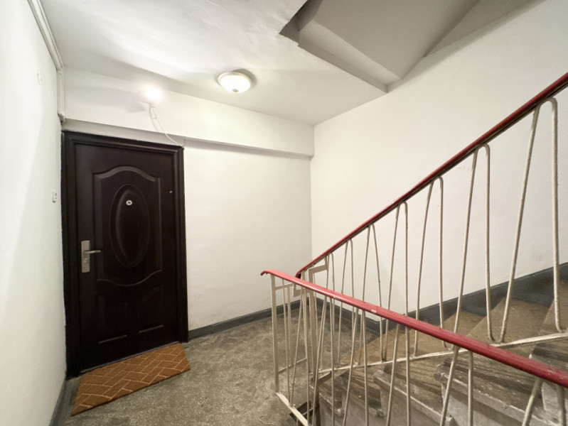 Apartament cu 4 camere, nemobilat, balcoane generoase | in Zona Piata Victoriei