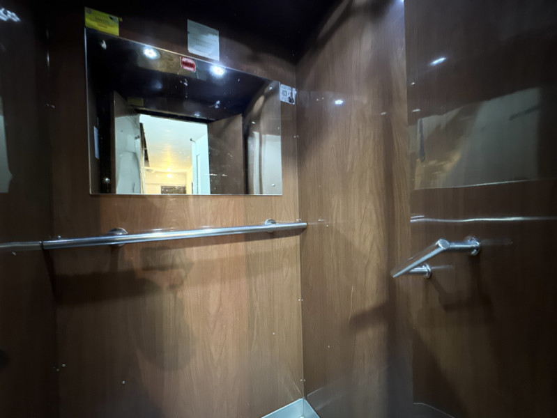 Apartament cu 4 camere, nemobilat, balcoane generoase | in Zona Piata Victoriei