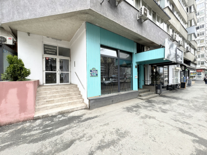 Apartament cu 4 camere, nemobilat, balcoane generoase | in Zona Piata Victoriei