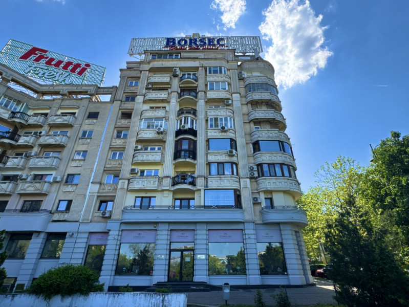 Apartament HUGE de 3 camere, 100mp totali, vedere libera catre Piata Unirii