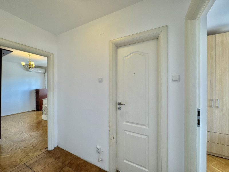 Apartament de 3 camere de inchiriat in zona 1 Mai -Chibrit
