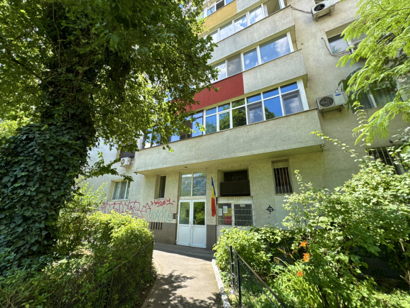 Apartament de 3 camere de inchiriat in zona 1 Mai -Chibrit