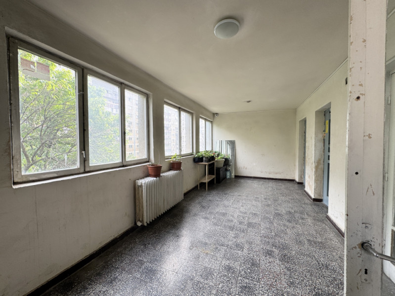 Garsoniera gata de mutare, etaj intermediar, in zona Favorit-Drumul Taberei