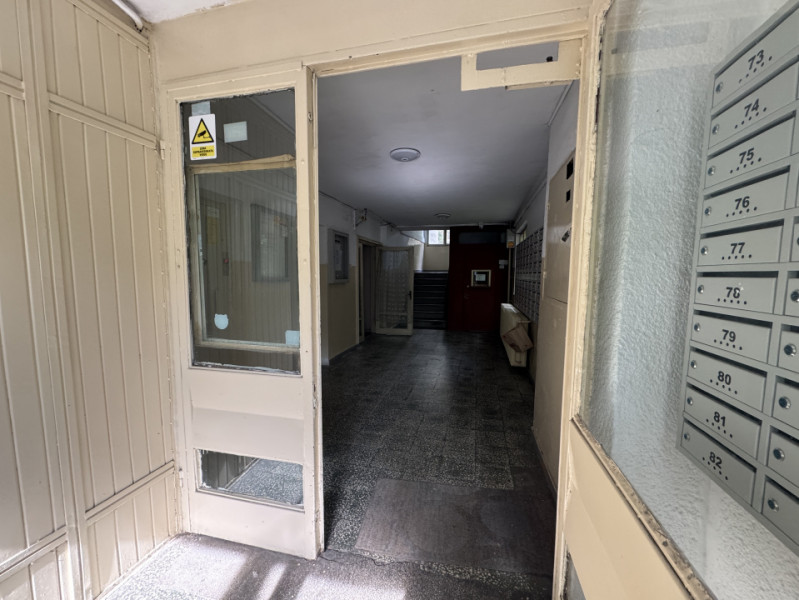 Garsoniera gata de mutare, etaj intermediar, in zona Favorit-Drumul Taberei