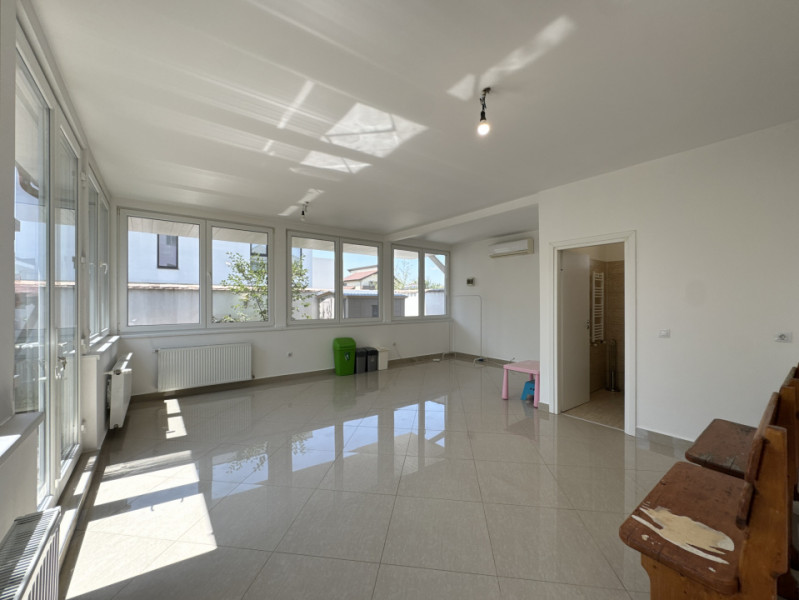 Vila individuala versatila de inchiriat in Otopeni-Odai, 8 camere, 5 bai