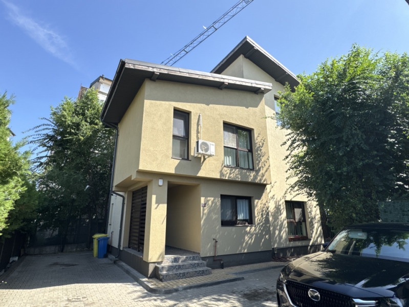 Vila Individuala Otopeni, ansamblu cu circuit inchis, zona 23 August-Mega Image