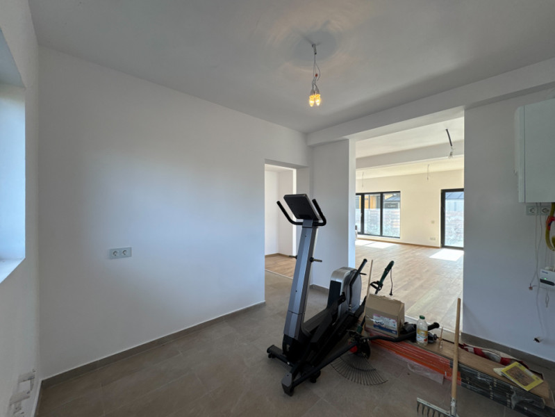Vila duplex, perete individual, 4 camere, curte privată Otopeni LaRa Condominium