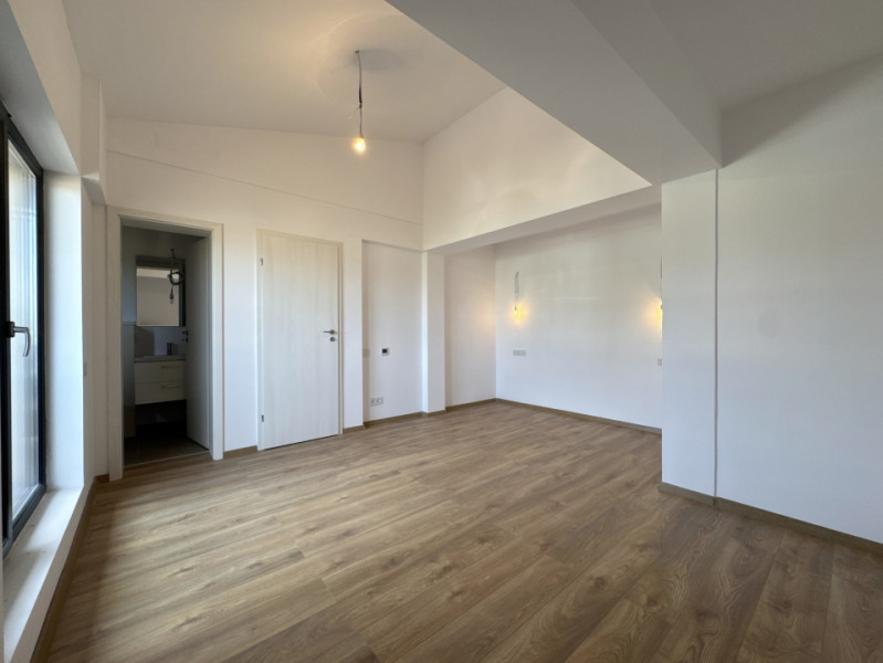 Vila duplex, perete individual, 4 camere, curte privată Otopeni LaRa Condominium