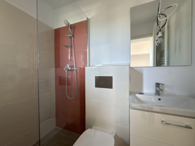 Vila duplex, perete individual, 4 camere, curte privată Otopeni LaRa Condominium