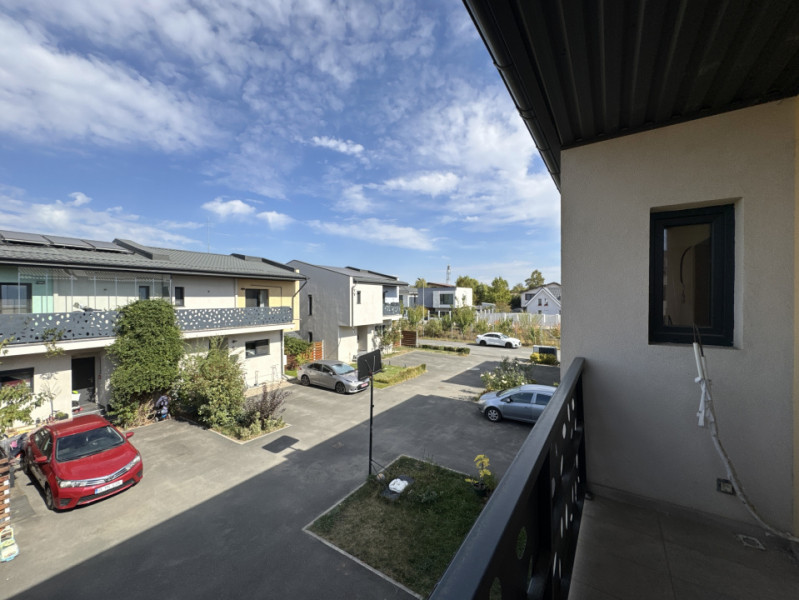 Vila duplex, perete individual, 4 camere, curte privată Otopeni LaRa Condominium