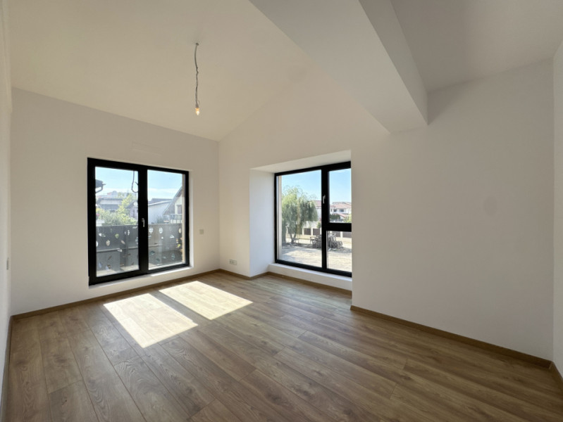 Vila duplex, perete individual, 4 camere, curte privată Otopeni LaRa Condominium