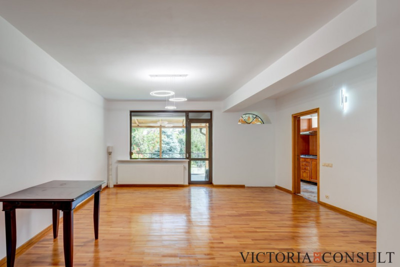Sediu de firmă cu personalitate | Vilă, grădină, terasă, 3 parcări | 1 Mai