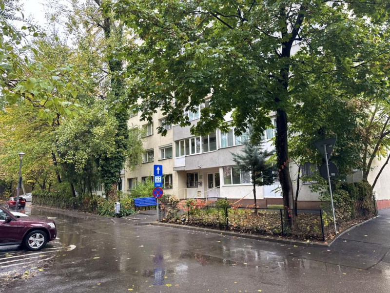 Apartament cu 3 camere de inchiriat in Berceni | loc parcare, parc, bloc izolat