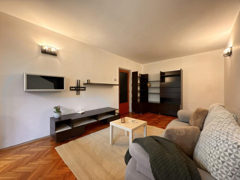 Apartament cu 3 camere de inchiriat in Berceni | loc parcare, parc, bloc izolat