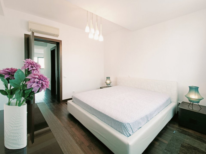 Apartament High Class, Sirenelor