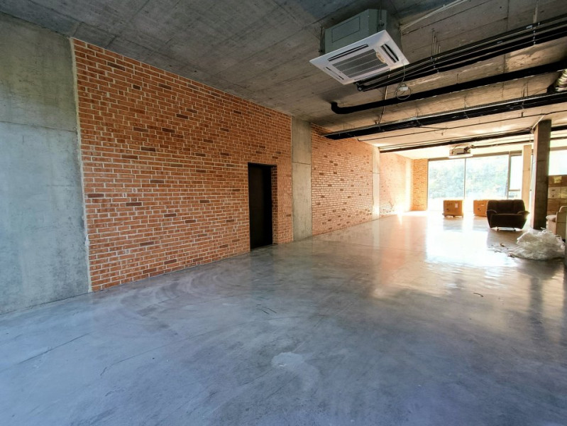 Spatiu Open Space, Design Industrial, Pompe de Caldura